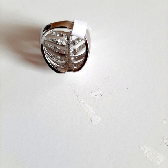 Silver Ring - Picture 3 of 4